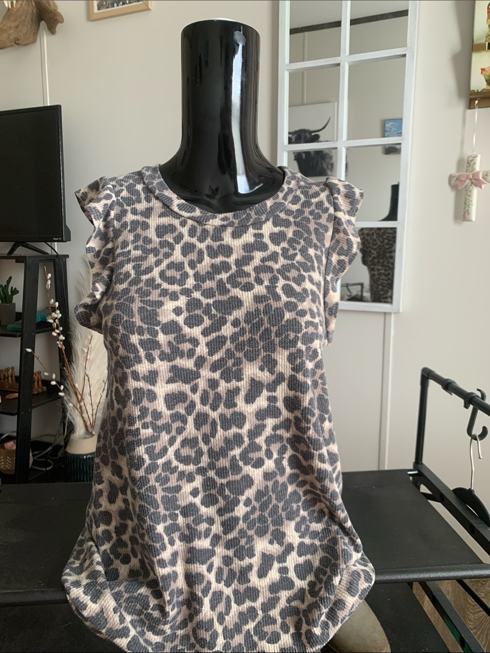 #1 Leopard Print Ruffle Sleeve Tank Top in Taupe and Black